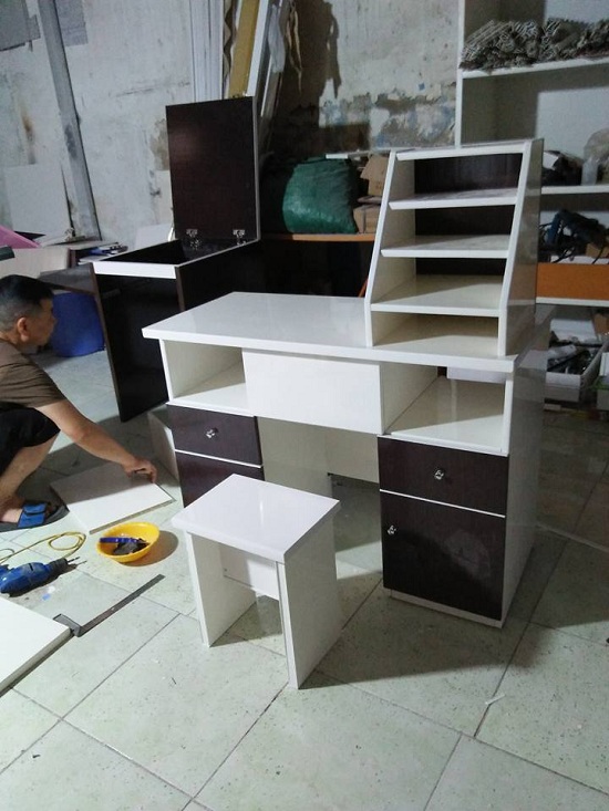 Bàn làm móng nhựa đài loan hải